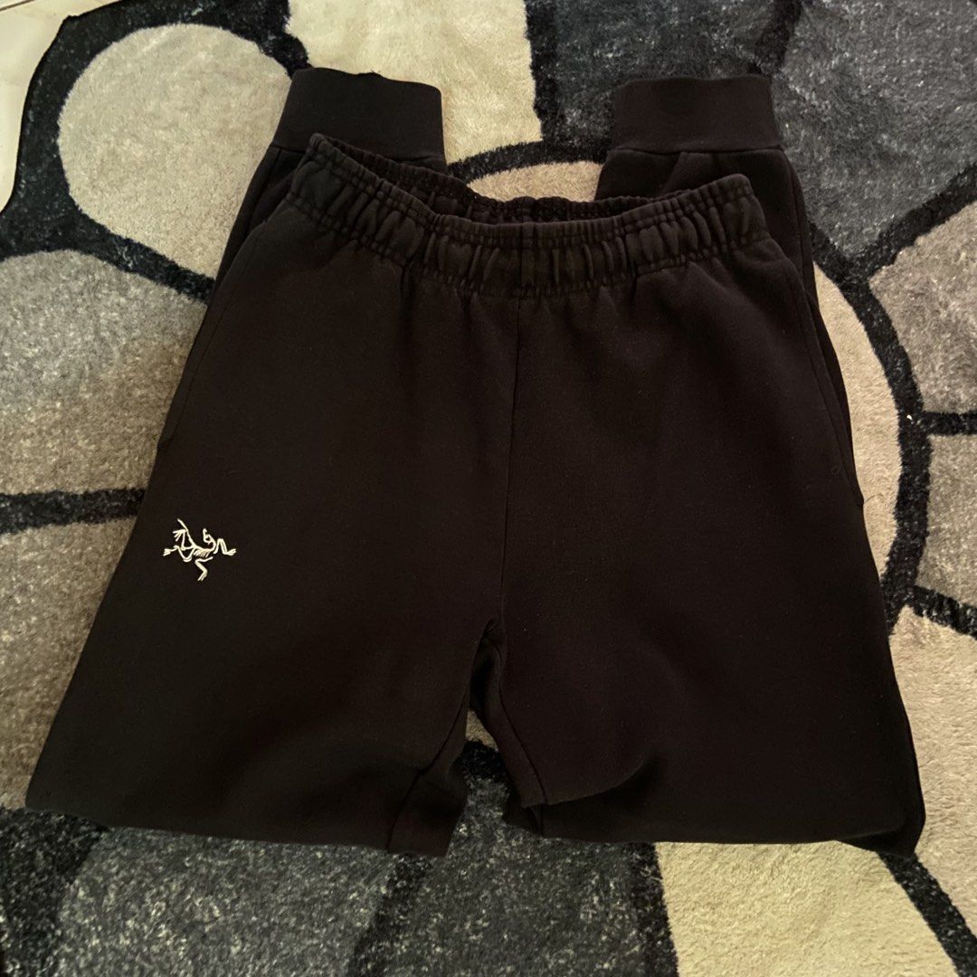 Arc'teryx Jogger Pants (Category: Joggers) located in San Carlos. Submitted by athletes-high (Listing ID 1449131954, Image 2). Description: Arc’teryx Joggers Excellent Condition Size Medium Width 30-32 Length 38 650+sf OBO Prio Set sale (If set with pullovercan do 1200 ship).