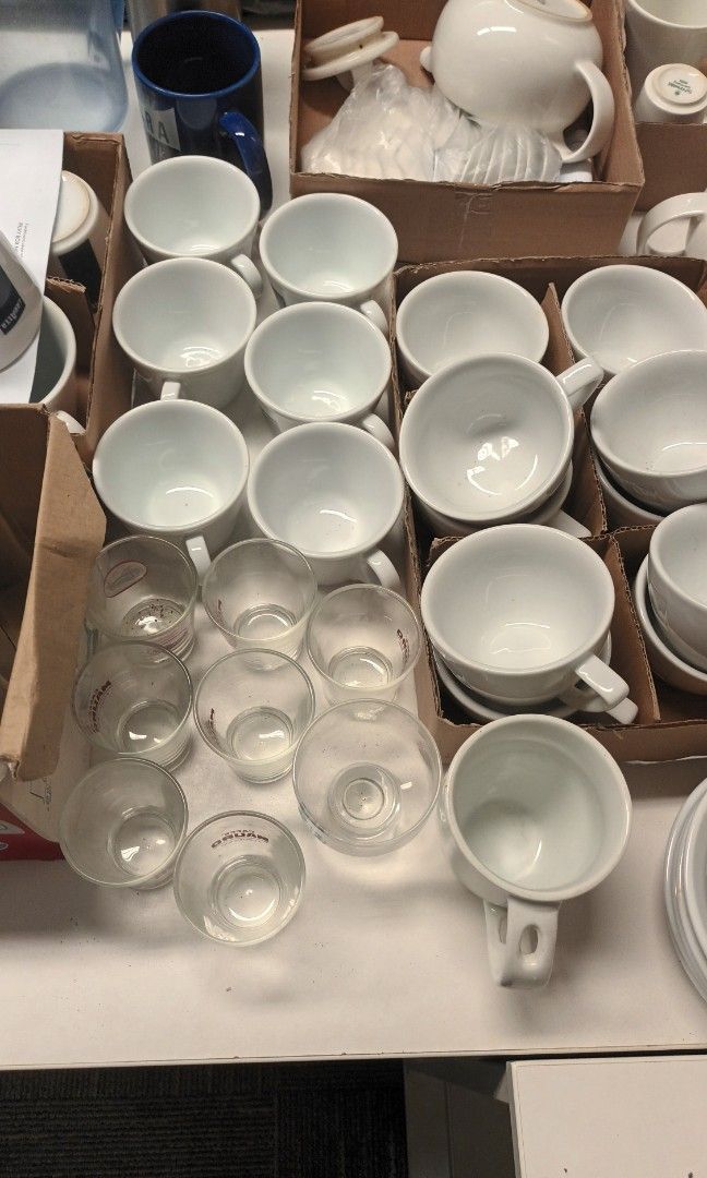 Assorted Kitchenware and Tableware Set507565483995975685