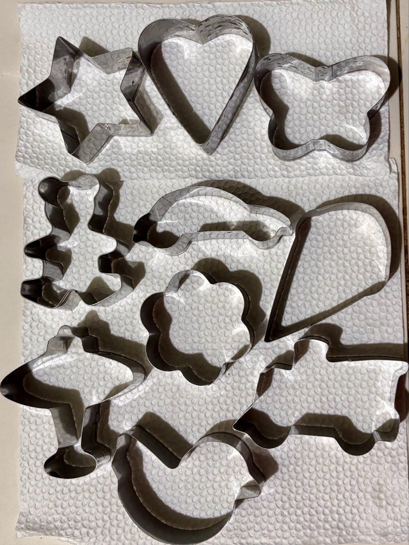 Assorted Stainless Cookie Cutters (Category: Bakeware) located in Manila. Submitted by zay_abadiano (Listing ID 1449309164, Image 1). Description: .