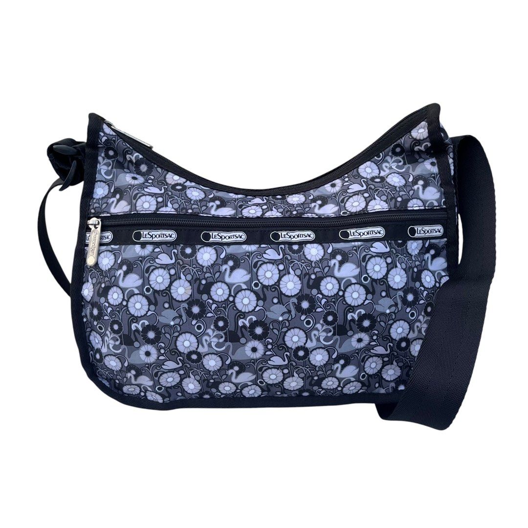 Aut. Les Sport Sac Sling bag (Category: Cross-body Bags) located in Tanjong Kling. Submitted by dstore88 (Listing ID 1449189733, Image 1). Description: good used condition 8/10 with little used dirty inside original item negotiable.