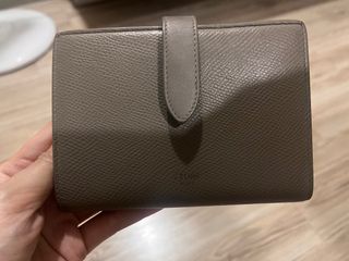 (Category: ) located in . Submitted by indulge_in_retail_therapy (Listing ID 1449233296, Image 1). Description: .