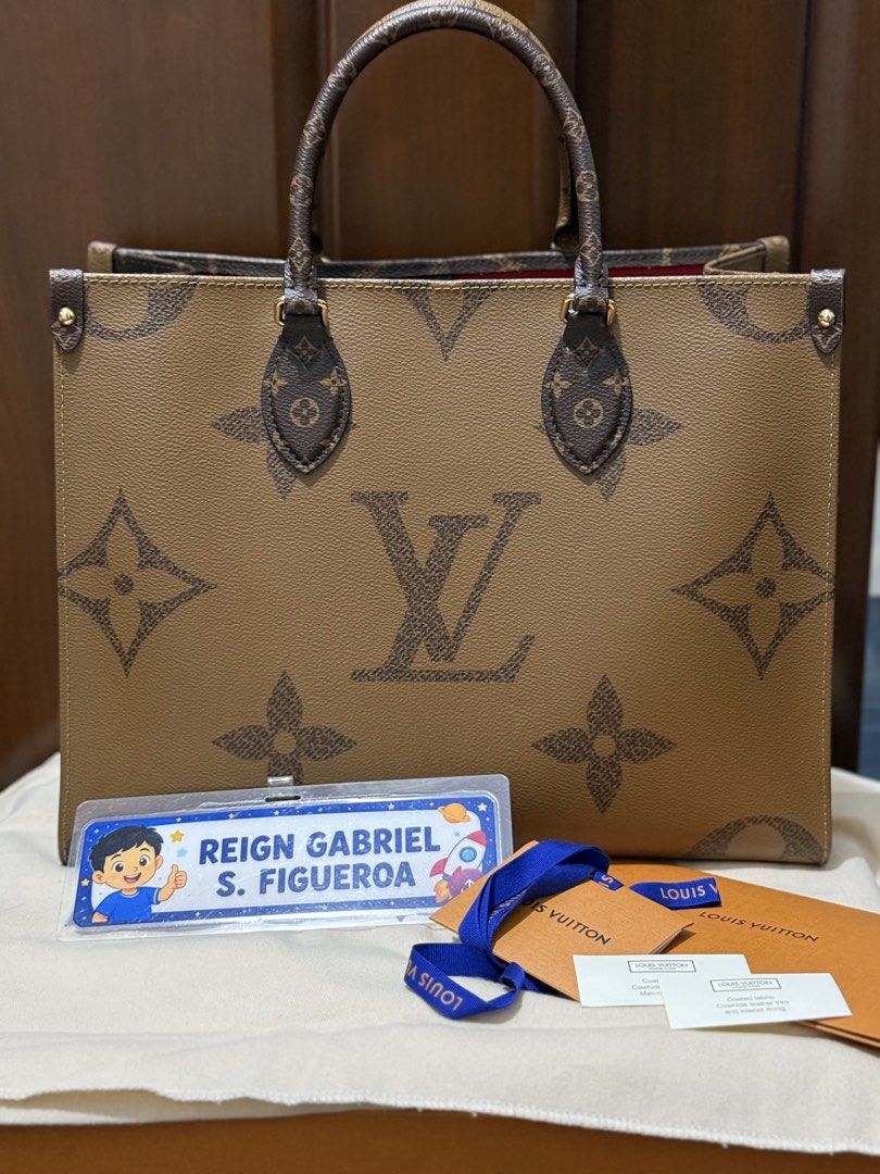 AUTHENTIC LV OTG MM (Category: Luxury Bags & Wallets) located in Manila. Submitted by reg08 (Listing ID 1449113496, Image 1). Description: .