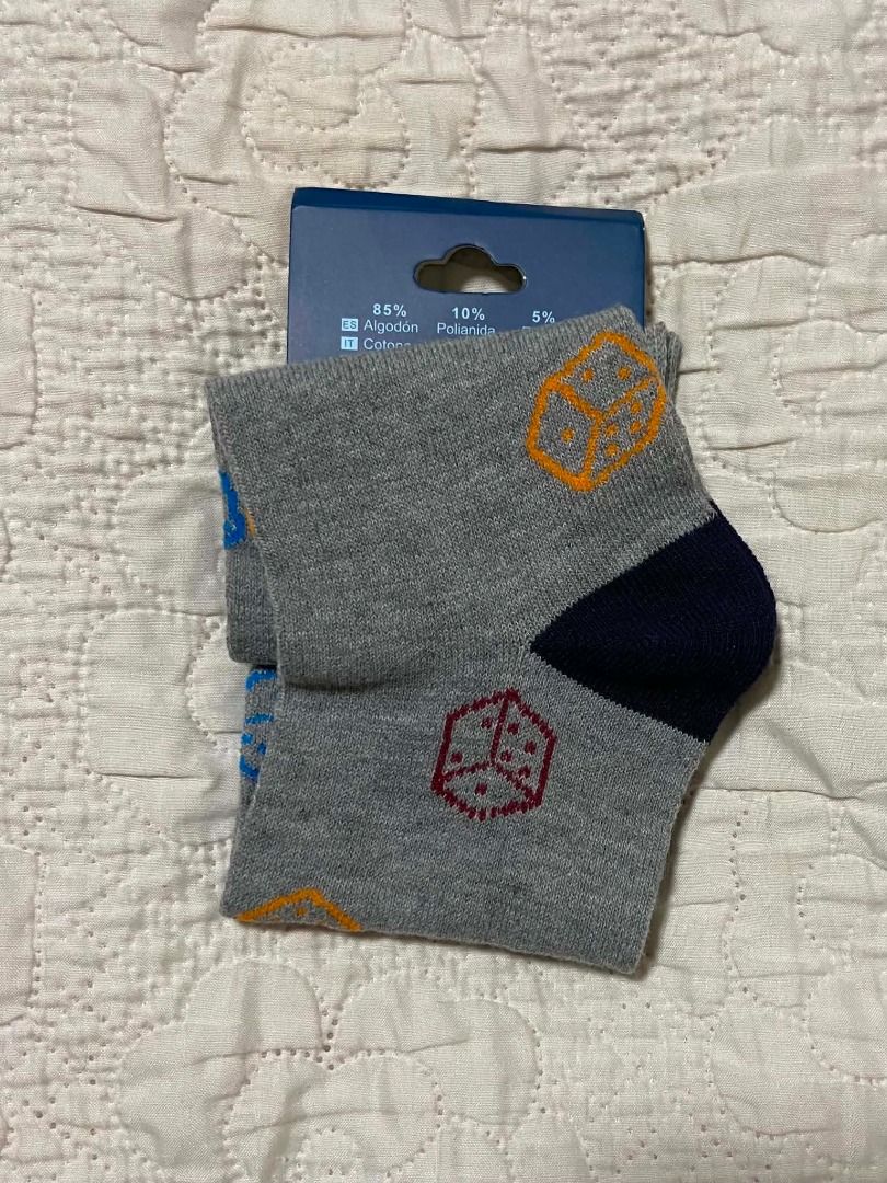 Authentic Pesail Classic Crew Men's Socks Size 40-46 (Category: Socks) located in Paranaque City. Submitted by vanitelab (Listing ID 1449130355, Image 3). Description: Authentic and Brand-new PESAIL CLASSIC MEN'S SOCKS Product Description: Crew Height Sock Size: 40-46 Length of socks: 7.8 inches from toe to heel, 8.5 inches from heel to leg Color: Gray with dice prints Material: 85% Cotton, 10% Polyamide, 5% Elastane Item bought in Spain..
