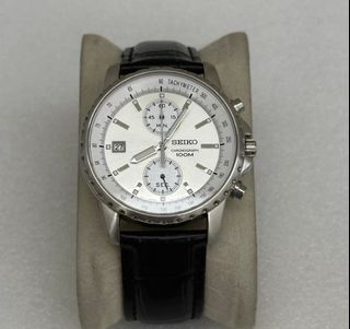 (Category: ) located in . Submitted by vintagewatches39 (Listing ID 1449266488, Image 1). Description: .