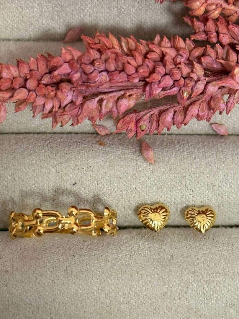 B1T1 18K Saudi Gold Hardware Ring|LW Stud Earrings (Category: Rings) located in Caloocan City. Submitted by cheskhaionlinestore2.0 (Listing ID 1449128709, Image 2). Description: 18K Pure Saudi Gold Hardware Ring | LW Stud Earrings Size 6,7,8 ₱4600 only ⚡ +200 IF Balls 🍒 Pawnable/ Nasasangla💯 🍒 Brandnew 💯 🍒 Ship via JNT/ LBC 🍒 Lalamove for same day delivery 🍒 We accept COD COP with downpayment to avoid cancellation of orders ⚡ How to Order?
