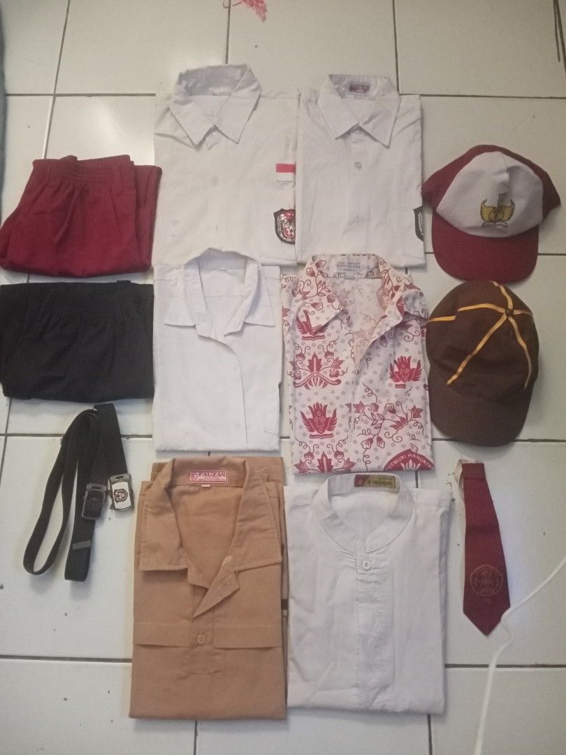 Baju seragam SD (Kategori: 8 hingga 12 tahun) berada di Jakarta Selatan. Dikirim oleh homesecond18 (ID iklan 1449265439, Gambar 1). Deskripsi: take all.