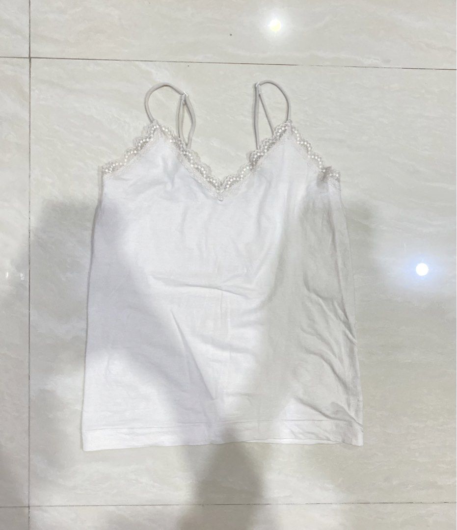 Basic Lace Tank Top (Category: Sleeveless) located in San Pedro. Submitted by declutterbymb (Listing ID 1449128471, Image 1). Description: - SIZE SMALL TO MEDIUM - 7/10 condition 📍San Pedro, Laguna 🚚 J&T or Lalamove .