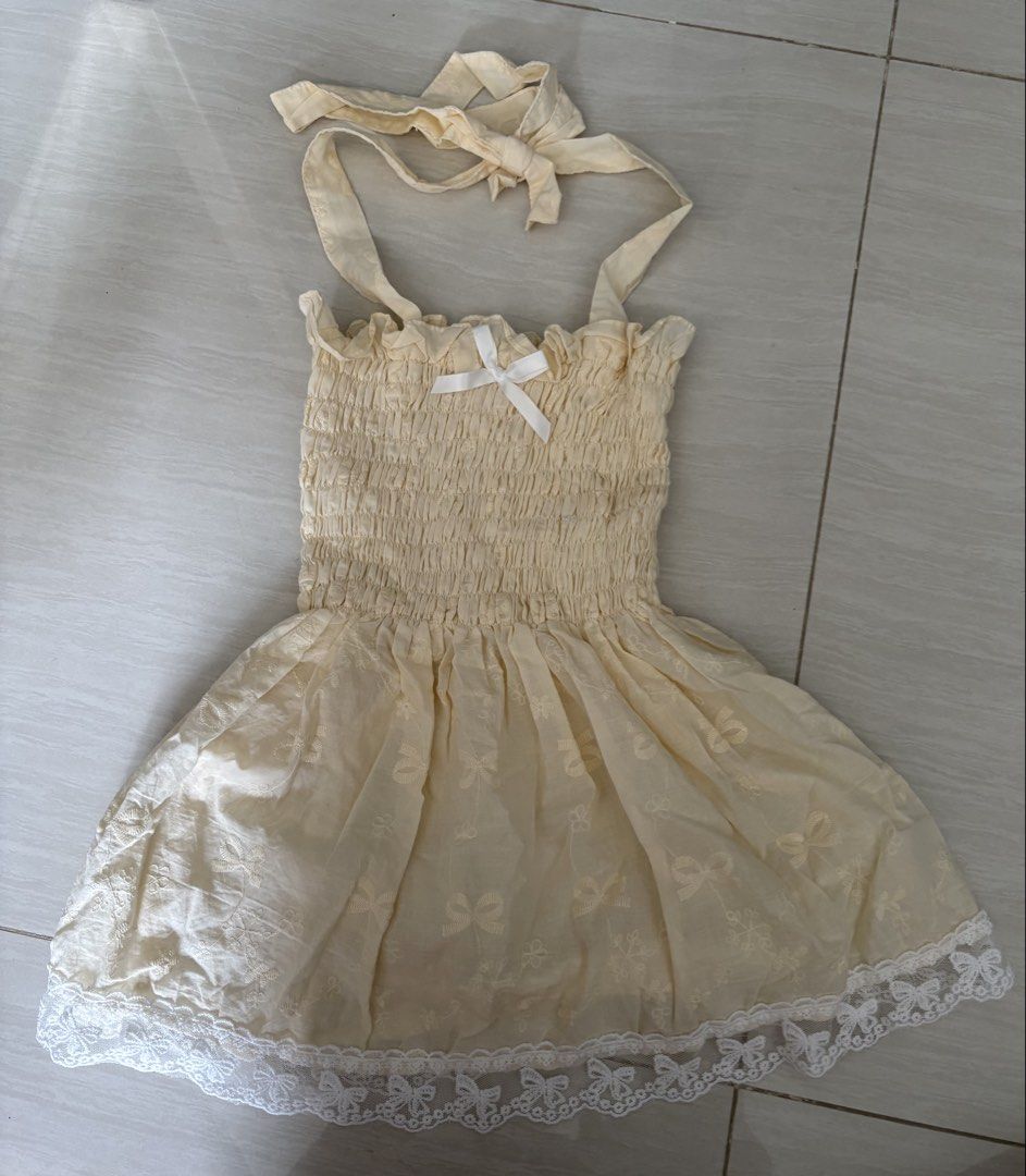 basic tops (Category: Other Tops) located in Singapore. Submitted by shop.miss.m (Listing ID 1449274747, Image 1). Description: $5 each all brand new 2nd and 3rd top are padded dm for more info/pics! other meetup locs can be discussed .