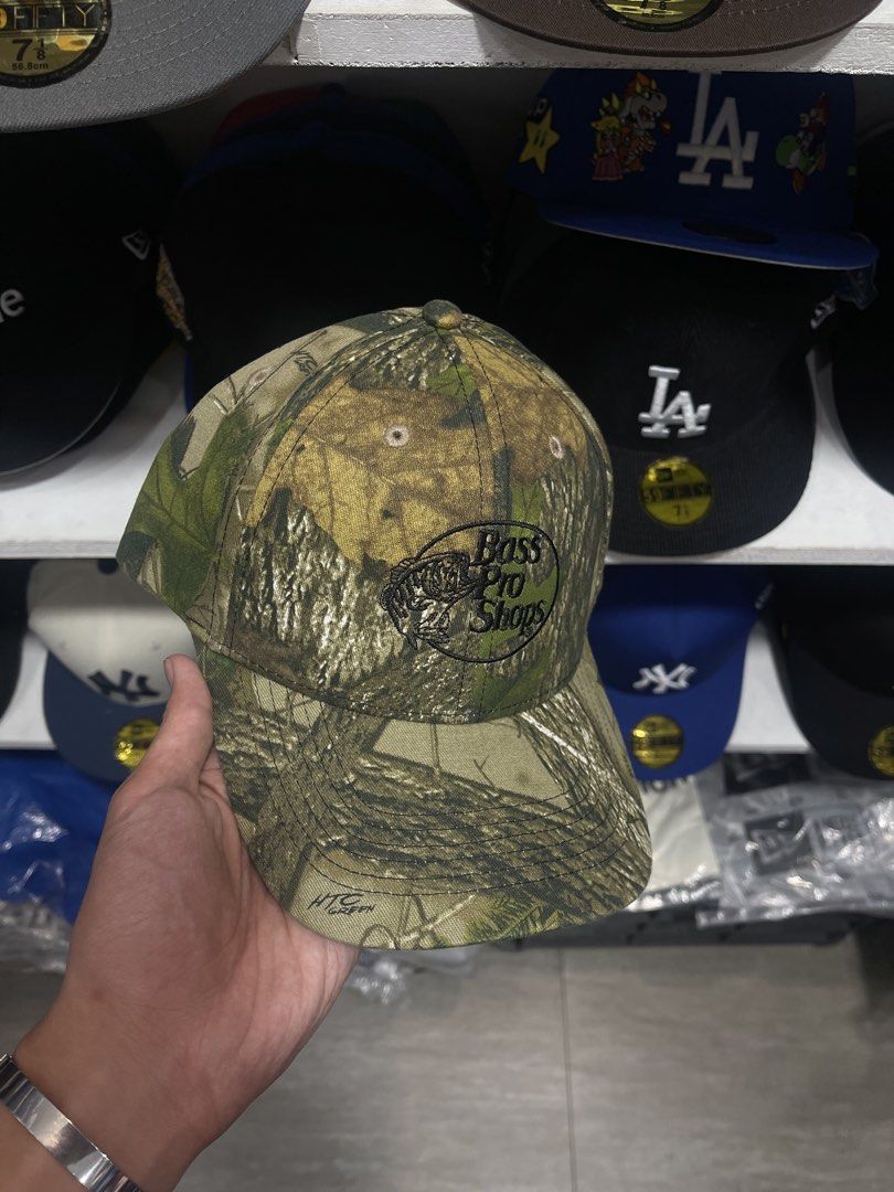 Bass Pro Shop Real Tree Camouflage (Category: Caps & Hats) located in Mandaluyong City. Submitted by adapparelandtech (Listing ID 1449115167, Image 2). Description: Brand new Snapback Nationwide shipping.