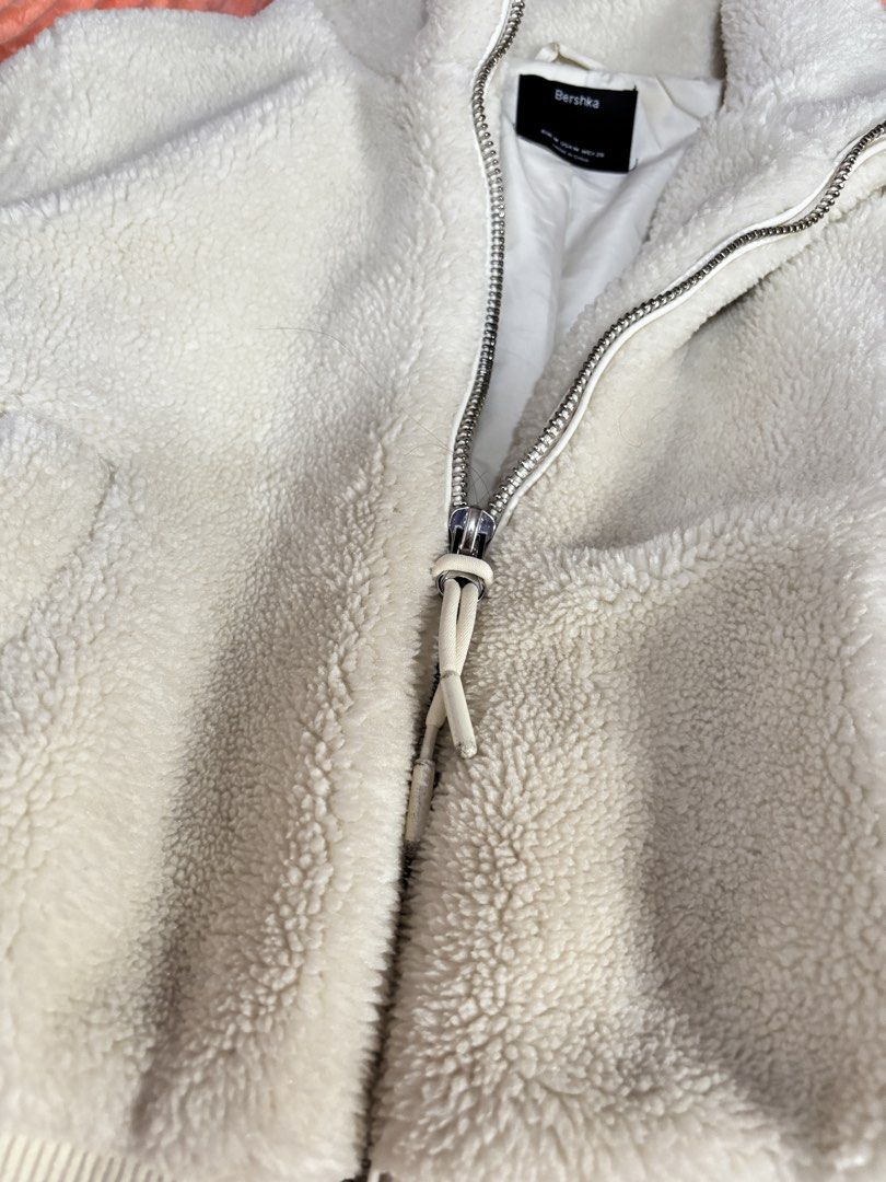 Bershka Faux Fur Jacket (Category: Coats, Jackets and Outerwear) located in Baguio. Submitted by donafaye (Listing ID 1449198755, Image 3). Description: Bershka Faux Fur Jacket Medium on tag Like new condition.