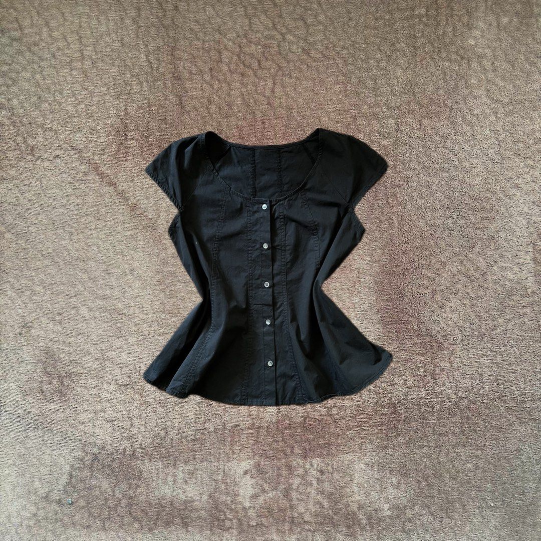 Black baby doll office top (Category: Blouses) located in Makati City. Submitted by monu__ (Listing ID 1449170667, Image 1). Description: Babydoll office top Size: M-L Sewn in a way that is cinched at the waist Very flattering fit Very airy, lightweight fabric, but NOT see thru Love how the fabric feels on my skin Dents in fabric, not very noticeable (see last 2 photos).