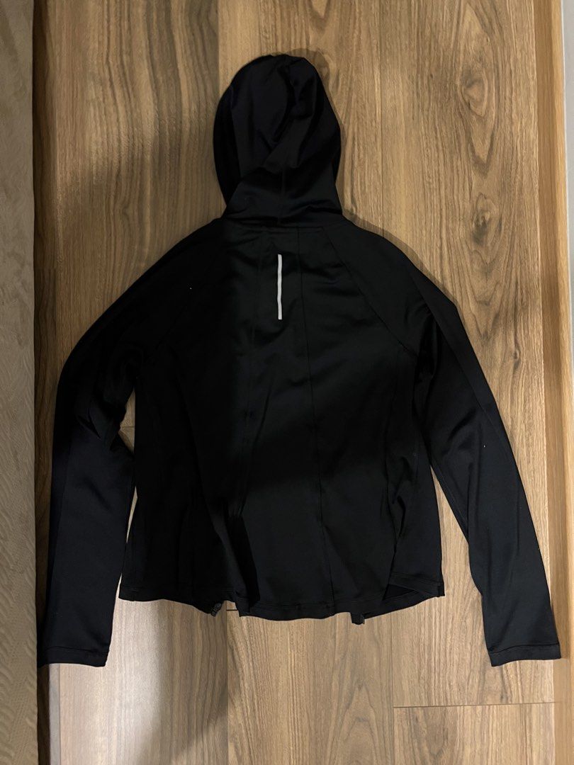Black Zip-Up athletic sweater (Category: Activewear) located in Kajang. Submitted by dinosisi (Listing ID 1449148917, Image 2). Description: Condition 9/10 Wore 2 to 3 times Size S.