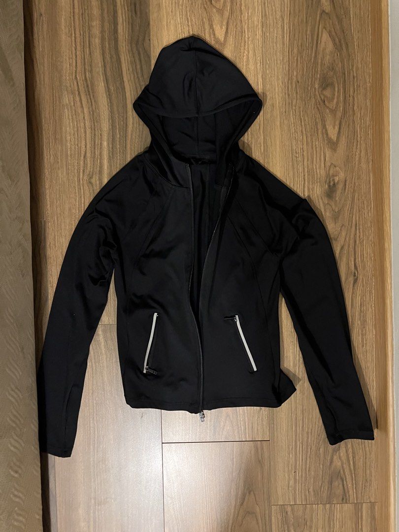 Black Zip-Up athletic sweater (Category: Activewear) located in Kajang. Submitted by dinosisi (Listing ID 1449148917, Image 1). Description: Condition 9/10 Wore 2 to 3 times Size S.