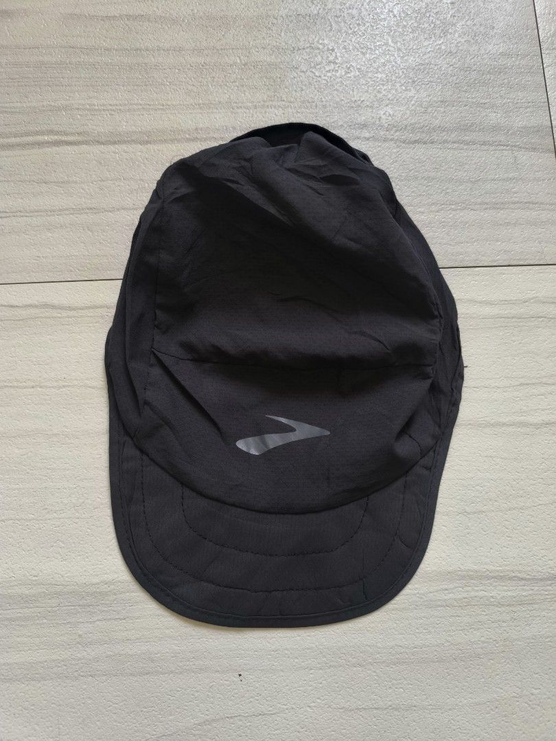 Brooks Running Cap Black Lightweight Packable (Category: Caps & Hats) located in Talisay. Submitted by jppppppppp (Listing ID 1449234658, Image 1). Description: Brooks Running Cap Packable Soft Brim Light Weight Medium-Large Fit (Cut Tag) Excellent Condition 5️⃣9️⃣0️⃣+SF 09472849954.