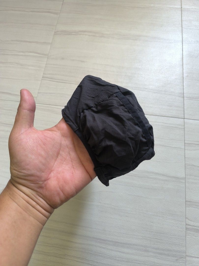 Brooks Running Cap Black Lightweight Packable (Category: Caps & Hats) located in Talisay. Submitted by jppppppppp (Listing ID 1449234658, Image 3). Description: Brooks Running Cap Packable Soft Brim Light Weight Medium-Large Fit (Cut Tag) Excellent Condition 5️⃣9️⃣0️⃣+SF 09472849954.