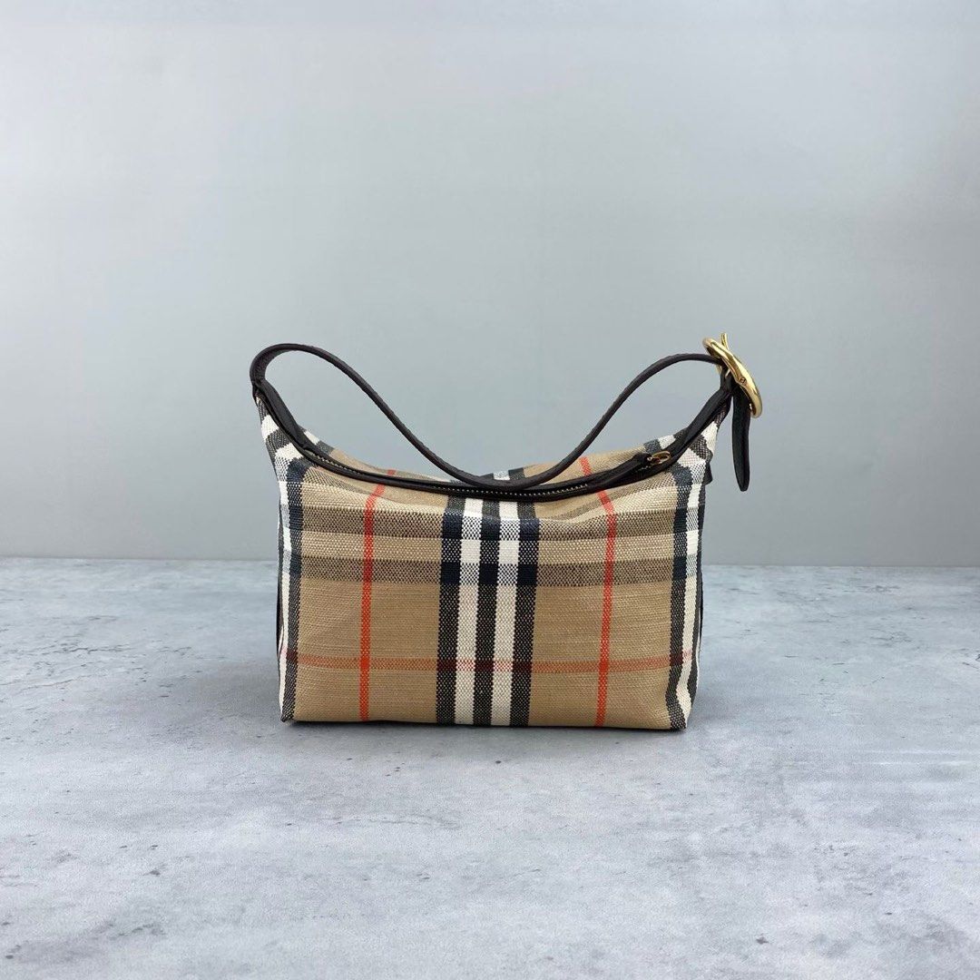Burberry 最新款 迷你highlands 旅行包，棉質亚麻混纺面料，容量大，size-19x10x12cm （分類：手袋及銀包）位於 Hong Kong。 由 swingo999 提交（商品編號 1449190132，圖片 2）。簡介： 。
