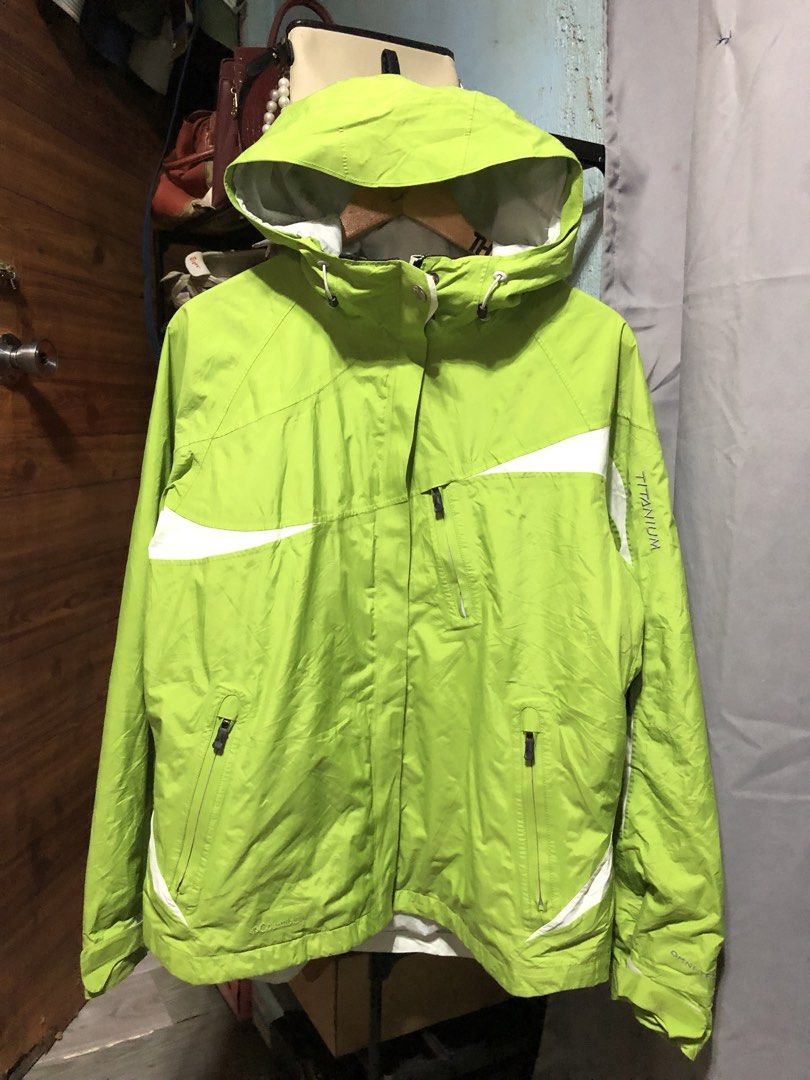 C0LUMBIA TITANIUM OMNI TECH WATER PROOF/BREATHABLE (Category: Activewear) located in Manila. Submitted by triptothrift7 (Listing ID 1449279396, Image 1). Description: pm me for fast transaction! C0LUMBIA TITANIUM OMNI TECH WATER PROOF/BREATHABLE for only 1500 size medium width 22 x 27 length have pockets front & inside no issue excellent condition color rate 9/10 authentic legit mode of payment gcash or palawan location Biñan laguna.