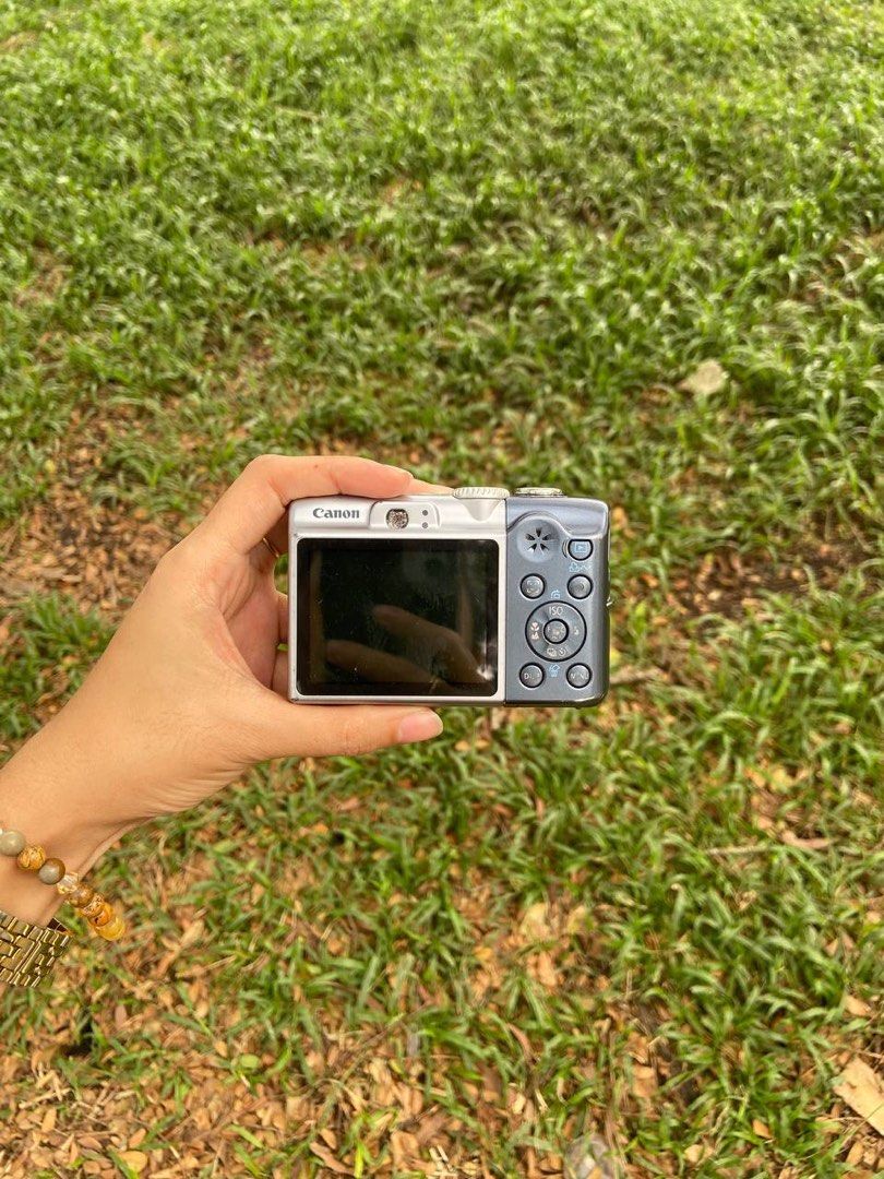Canon PowerShot A1000 IS (Category: Cameras) located in Davao. Submitted by timelessfilm.co (Listing ID 1449116808, Image 3). Description: Canon Powershot A1000 IS 🎞️ 10 megapixel 🎞️ 4x optical zoom 🎞️ Good condition (8/10) 🎞️ No issues, fully functional 🎞️ Clean lens 🎞️ With battery and SD card Click for sample photos ———> #canonpowershota1000is ✨Mode of payment: BPI or Gcash.