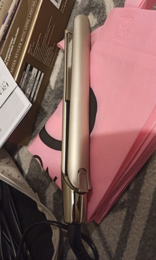 Catokan Remington Infinite Gold (Kategori: Aksesoris Wanita) berada di Cirebon. Dikirim oleh billeeleshh.id (ID iklan 1449233262, Gambar 2). Deskripsi: Like New No Minus Berfungsi Normal.