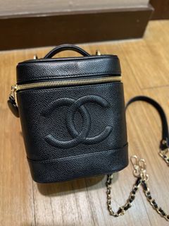 (Category: ) located in . Submitted by regwardrobe (Listing ID 1449271852, Image 1). Description: .