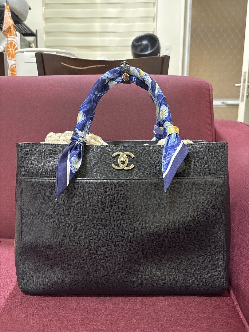 Chanel Pre-owned 2015 Executive Cerf Tote Bag (Category: Luxury Bags & Wallets) located in Pasig City. Submitted by dyclutterwithme (Listing ID 1426538294, Image 1). Description: Japan-bought, please self-authenticate thru photos provided. Lots of pockets and can fit a 14-15inch laptop. 🌸 Trendy right now with Chanel re-releasing Cerf Totes this 2026! Note: No certificate of authenticity. If in doubt, please don’t buy. Enjoying it as part of my 