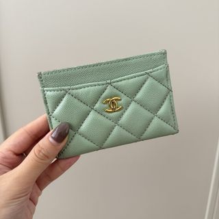 (Category: ) located in . Submitted by mywardrobe6 (Listing ID 1449281124, Image 1). Description: .