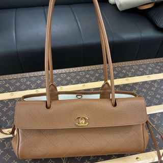 (Category: ) located in . Submitted by maisonvelora_sg (Listing ID 1292323107, Image 1). Description: .
