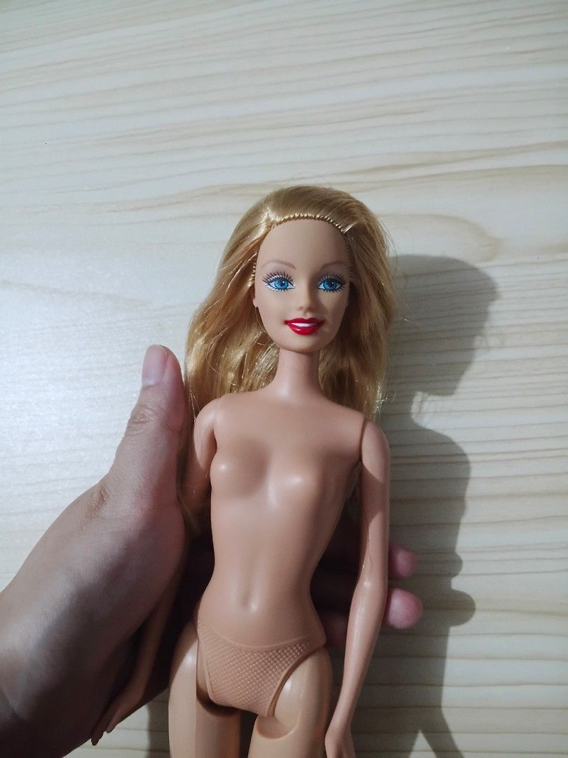 Christmas Morning Barbie 2006 (Category: Kids Toys) located in Taguig. Submitted by planetzzz (Listing ID 1449198599, Image 1). Description: pm for more pics - need lang ayusin yung hair kasi ootb condition yung doll :) kineep ko lang yung outfit :).