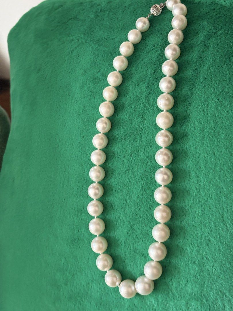 Classic Pearl Necklace in Red Box (Category: Necklaces) located in Manila. Submitted by changli2 (Listing ID 1449116842, Image 2). Description: - Beautiful creamy white SOUTH SEA PEARL with a lovely luster ANd ROUND - Secure clasp closure in 14or 18 K gold for peace of mind. - Comes in an elegant red presentation box. - Perfect for dressing up any outfit. - A timeless and essential piece for your jewelry collection. .