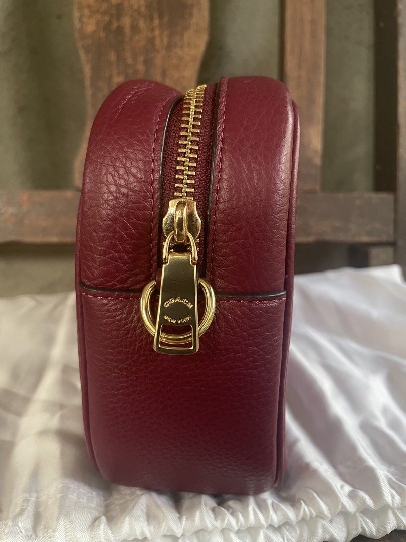 Coach jamie camera bag (Category: Cross-body Bags) located in Davao. Submitted by mj_designervintagecurator (Listing ID 1449185235, Image 3). Description: 📌Brand new, pabenta lang for emergency need.. authentic from US purchased 📌no low baler pls.