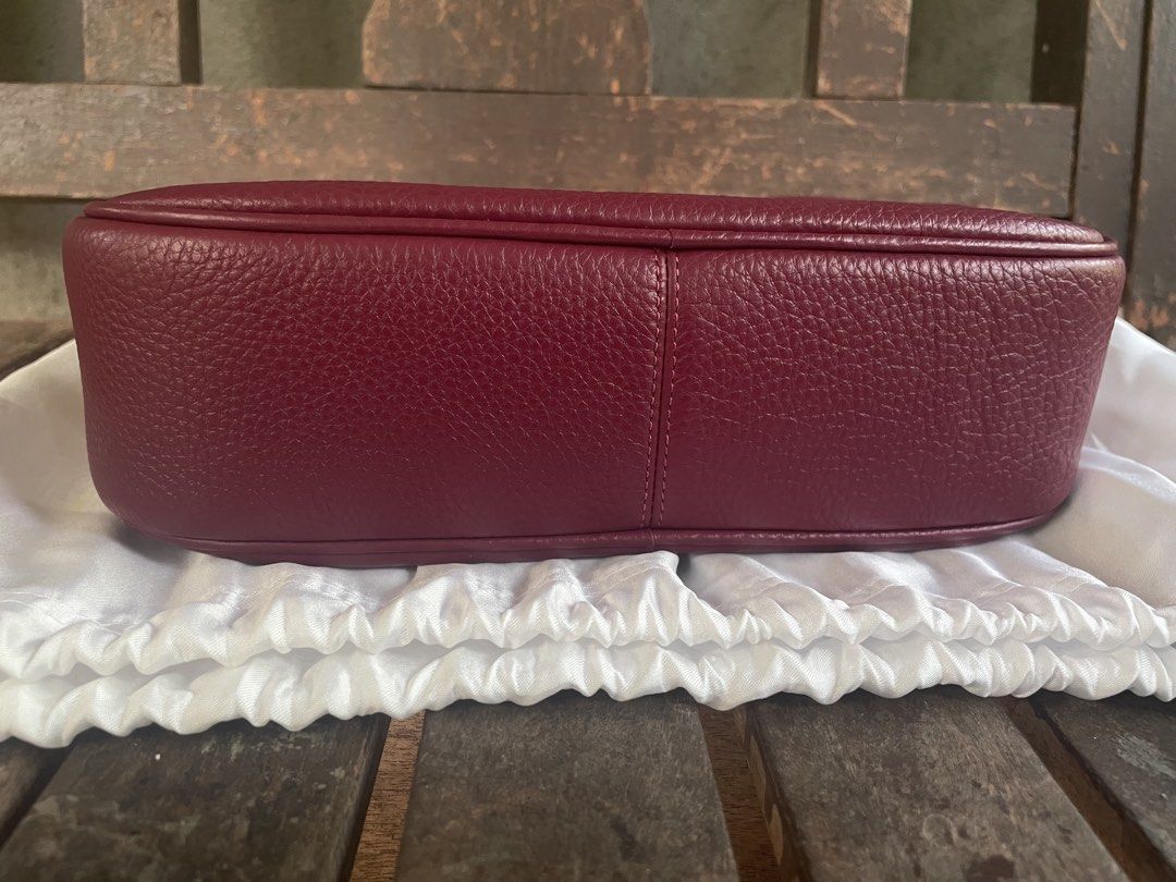 Coach jamie camera bag (Category: Cross-body Bags) located in Davao. Submitted by mj_designervintagecurator (Listing ID 1449185235, Image 2). Description: 📌Brand new, pabenta lang for emergency need.. authentic from US purchased 📌no low baler pls.