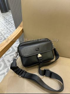 (Category: ) located in . Submitted by fashion.luxe (Listing ID 1449199217, Image 1). Description: .