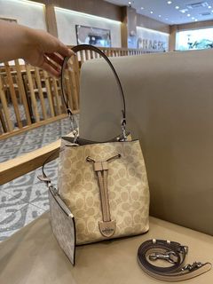 (Category: ) located in . Submitted by premiumoutlets. (Listing ID 1449226454, Image 1). Description: .