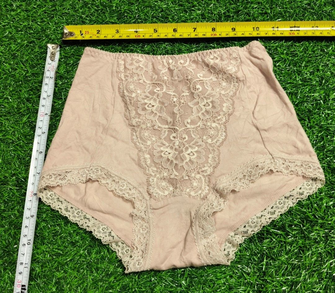 Code : 46 (Category: New Undergarments & Loungewear) located in Sungai Buloh. Submitted by Zirahh.BndleNightware (Listing ID 1449144163, Image 1). Description: 9/10.