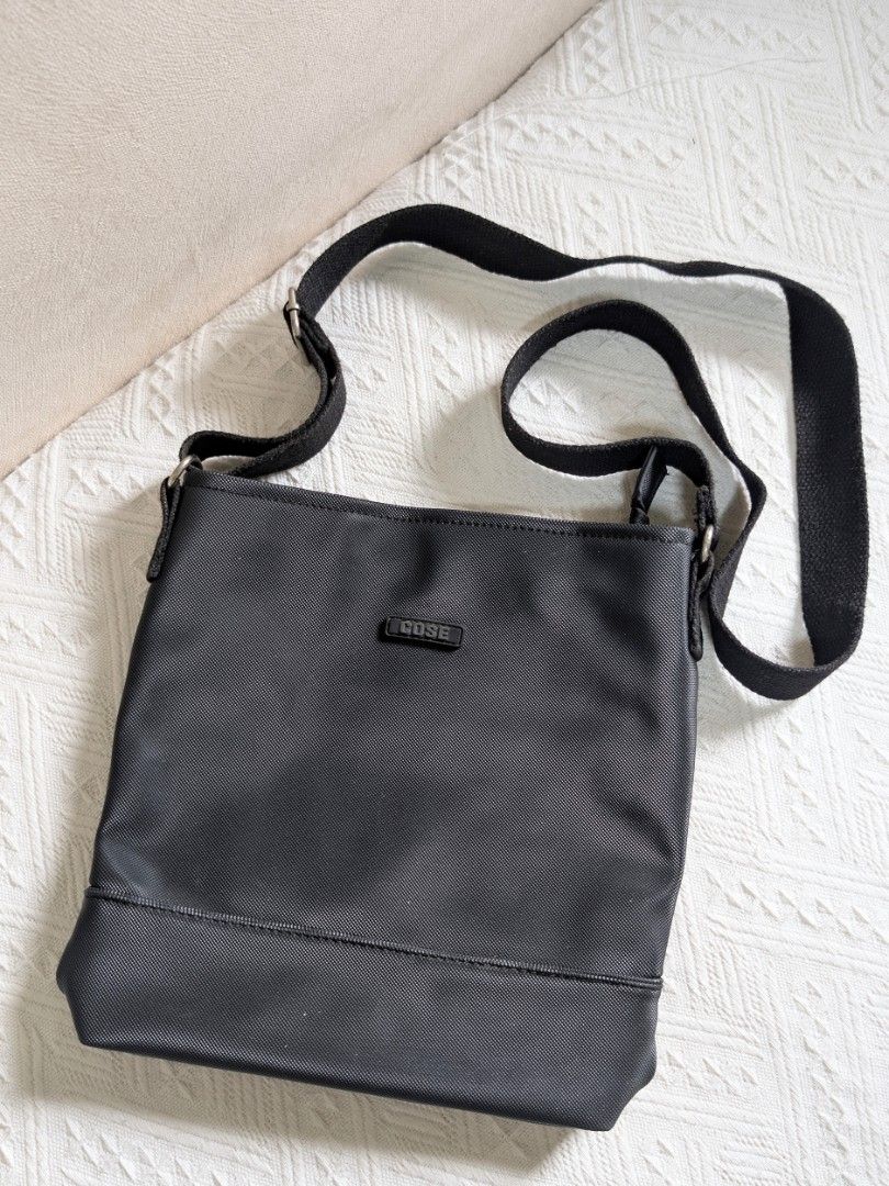 Cosé Crossbody Bag (Category: Cross-body Bags) located in Pasig City. Submitted by jncvllnv (Listing ID 1449141084, Image 1). Description: Well used Normal wear and tear (dotted stains and scratches).