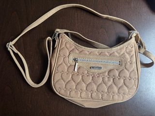 (Category: ) located in . Submitted by marnievera (Listing ID 1449123799, Image 1). Description: .