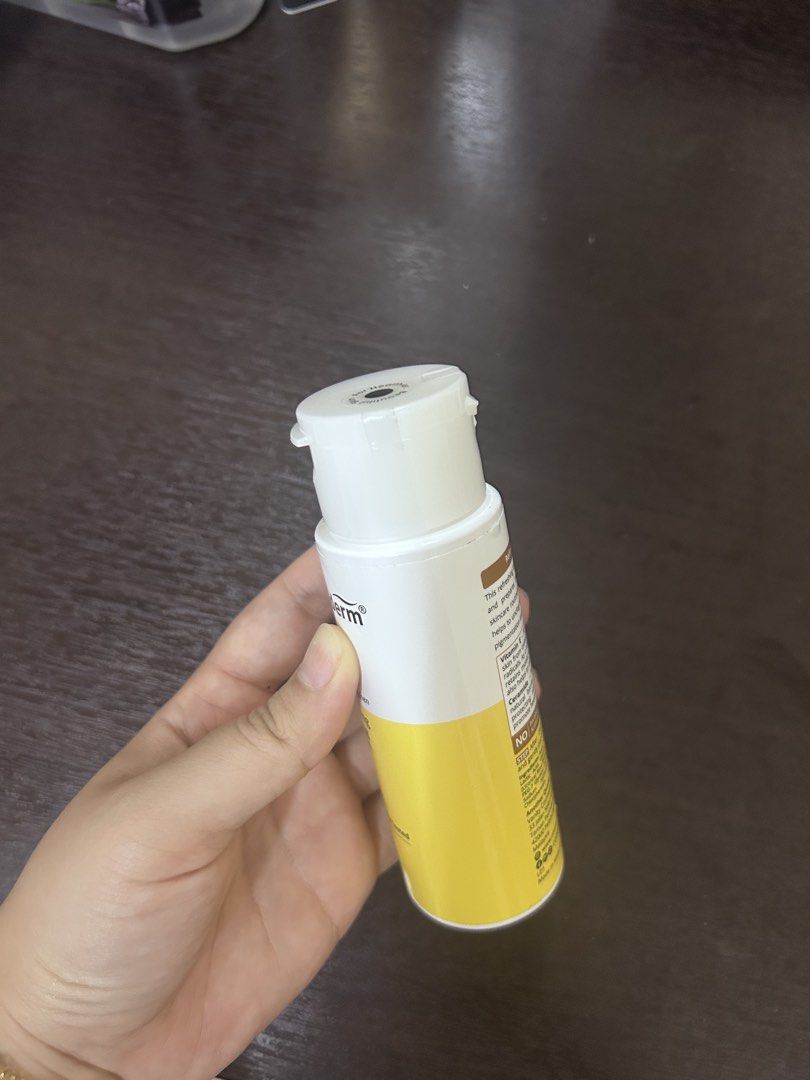 Cosmoderm Vitamin E + Ceramide Refining Toning Lotion 100ml (Category: Face Care) located in Subang Jaya. Submitted by lydiacindywilliam (Listing ID 1449167549, Image 2). Description: SERIOUS BUYER ONLY ! New & sealed - Suitable for all skin types - 100ml bottle.