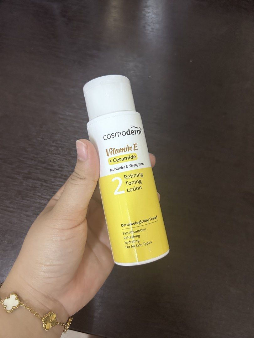 Cosmoderm Vitamin E + Ceramide Refining Toning Lotion 100ml (Category: Face Care) located in Subang Jaya. Submitted by lydiacindywilliam (Listing ID 1449167549, Image 1). Description: SERIOUS BUYER ONLY ! New & sealed - Suitable for all skin types - 100ml bottle.