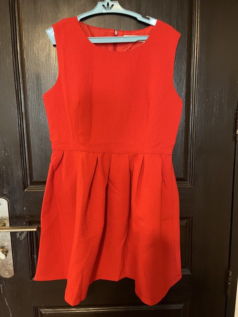 Creative Red Textured Sleeveless Dress Size L (Category: Dresses) located in Pasig City. Submitted by samotsari (Listing ID 1449276186, Image 1). Description: - Brand: Creative - Color: Red Orange - Texture: Textured fabric - Style: Sleeveless A-line dress - Closure: Back zipper - Occasion: Great for parties or a night out - Tag Size: Large (L).