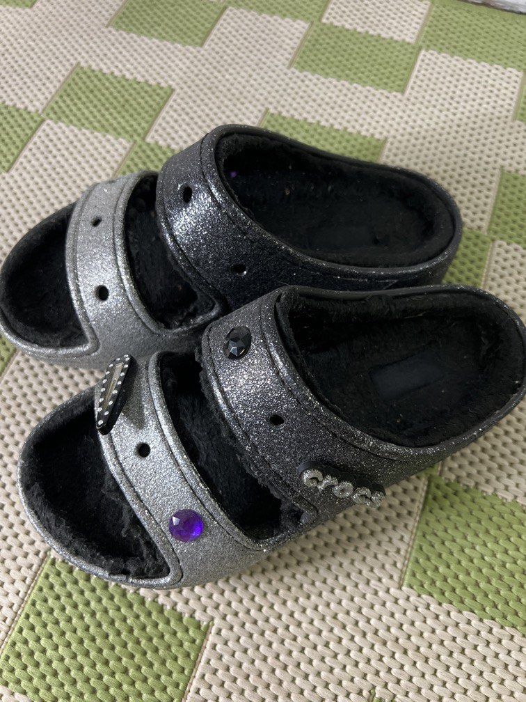 Crocs Slip-Ons (Category: Slippers and slides) located in Manila. Submitted by abmrc (Listing ID 1449223681, Image 2). Description: Bought in LA .