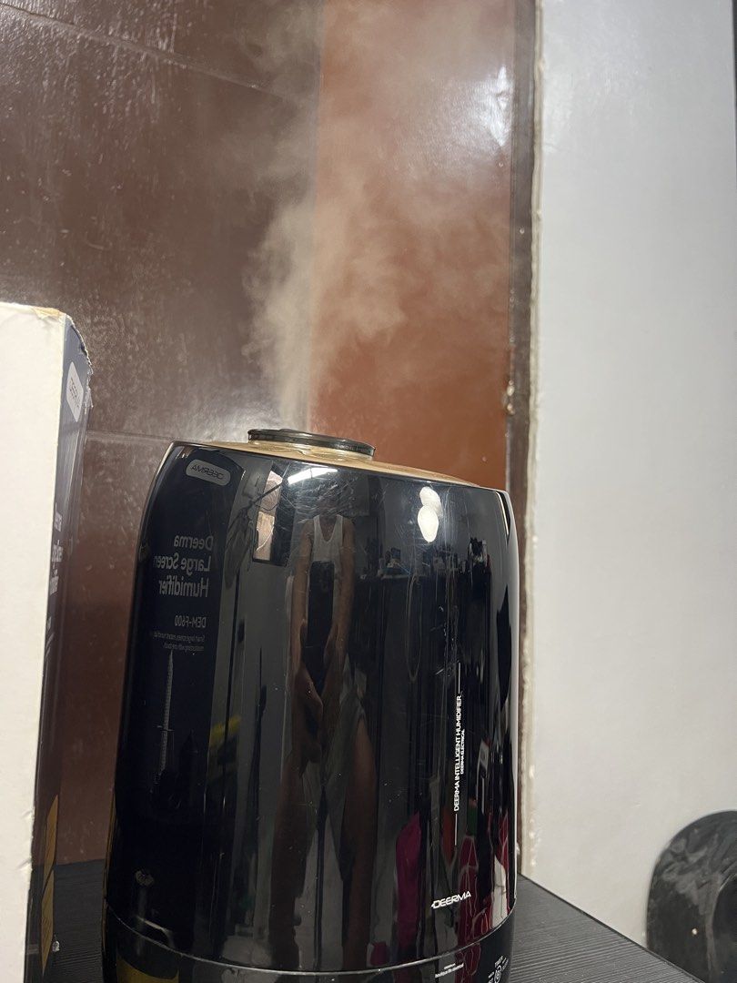 Deerma Air Humidifier (Category: Air Purifiers & Dehumidifiers) located in Cavite. Submitted by zenocean.57 (Listing ID 1449256548, Image 2). Description: -Air Humidifier with Touch Screen Controls -5L Capacity.