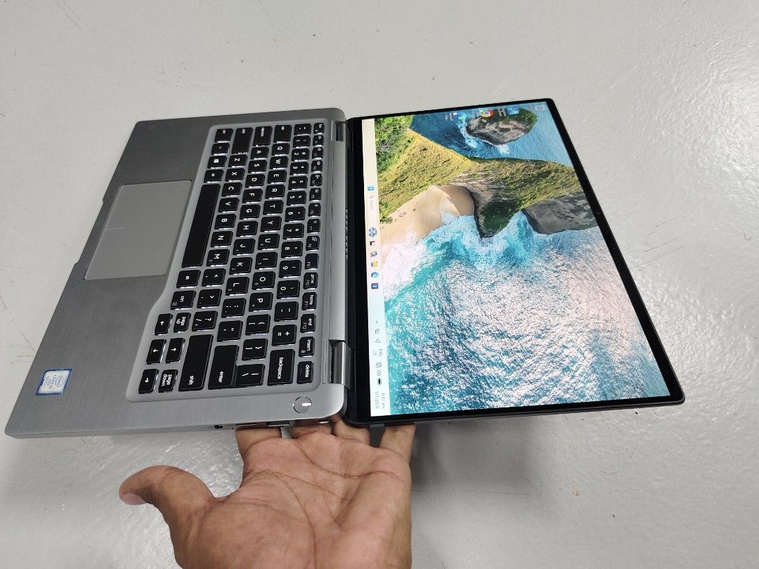 Dell 2-in-1 Laptop intel core i5 processor 10th gen nothing issue507954353512140802