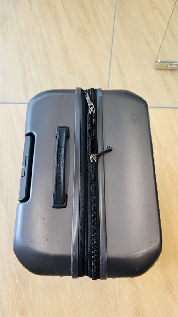 Delsey Securitime 77cm Large Expandable Anthracite Trolley (Category: Luggage) located in Pasig City. Submitted by decltter01 (Listing ID 1449193598, Image 3). Description: Delsey Securitime 77cm Large Expandable Anthracite Trolley - Delsey Securitime 77cm trolley suitcase - Color: Anthracite - Expandable, super ok for pasalubong so it’s not squished!! - Includes original tags and warranty cards - the measurements are also sakto for european 158c