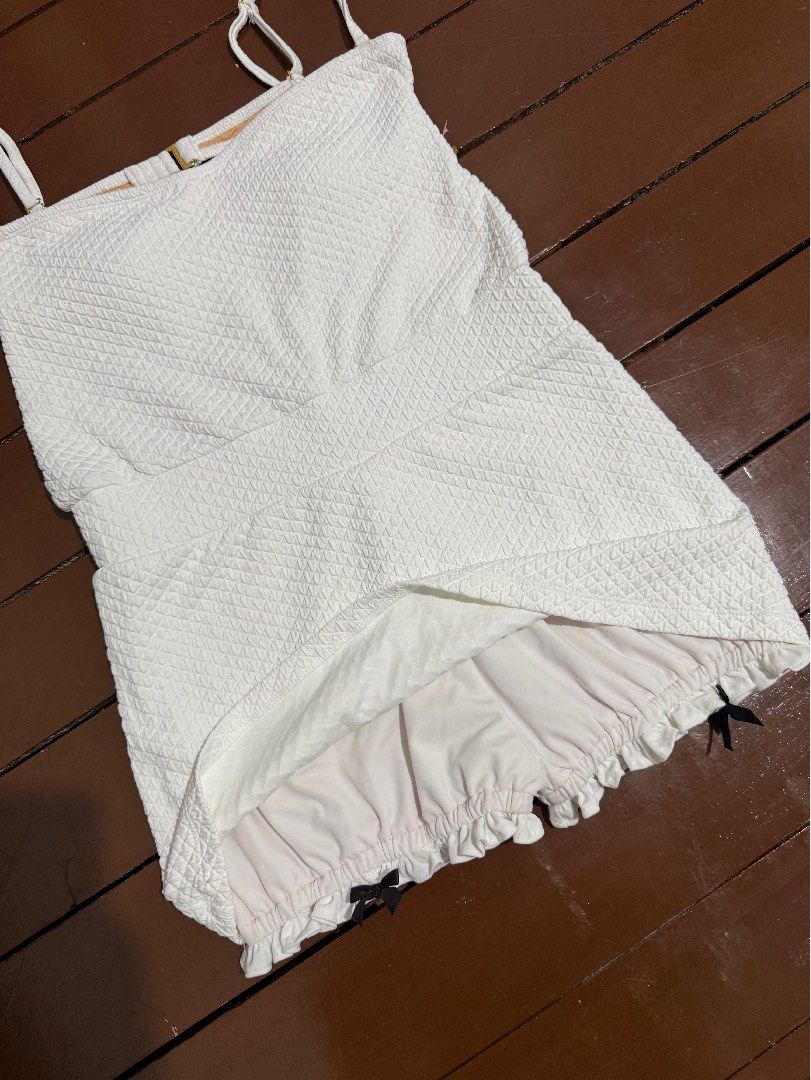 Medium - Eighth Mermaid | Eighth Mermaid Nala in White Mithril (Category: Local Eats) located in Caloocan City. Submitted by threegirlscloset2 (Listing ID 1449248366, Image 3). Description: Size: Medium Color: White Brand new Negotiable .