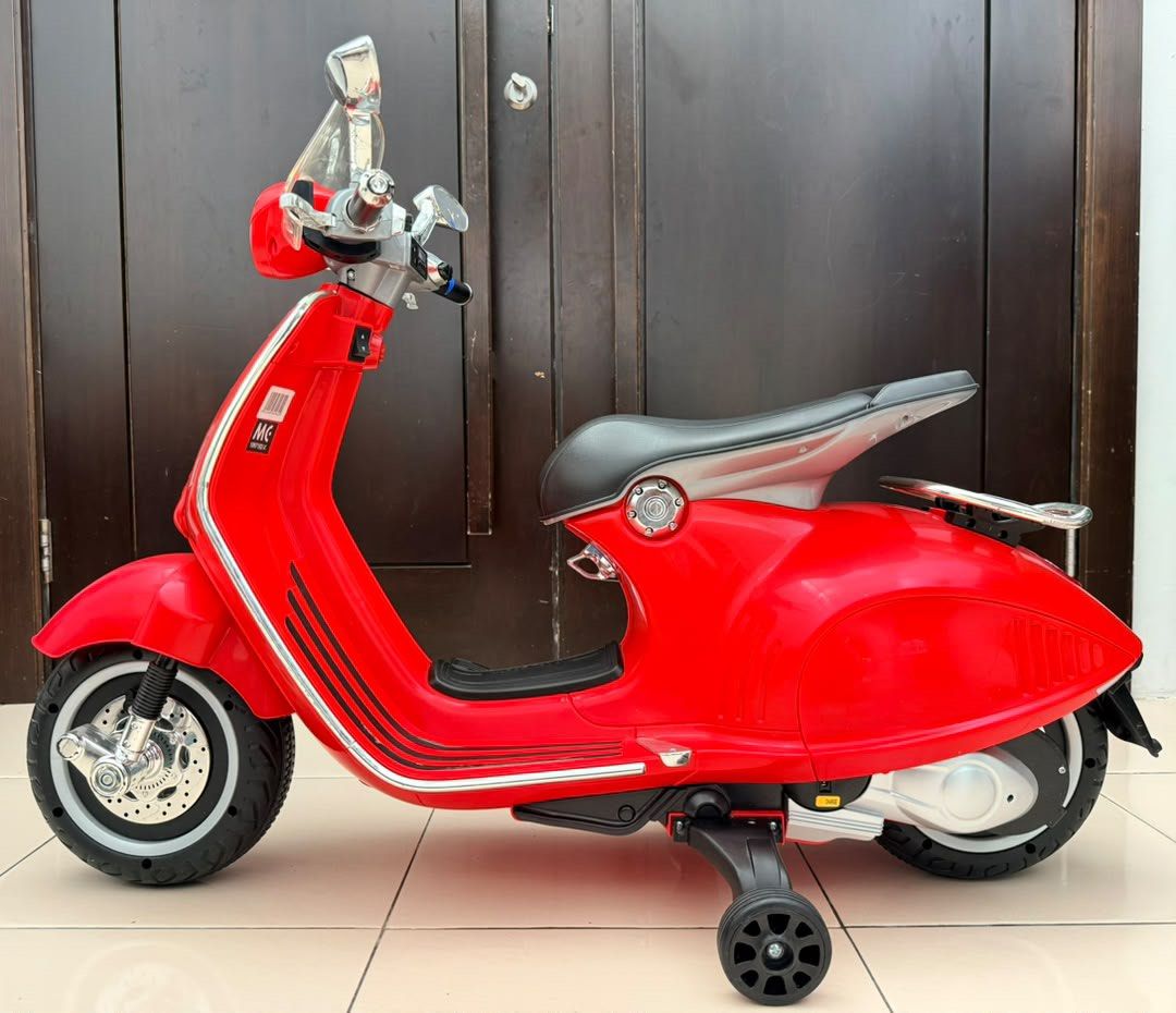 Electric scooter (Category: Toys & Games) located in Kuching. Submitted by aishheyh (Listing ID 1449150330, Image 2). Description: Free delivery for kuching area.