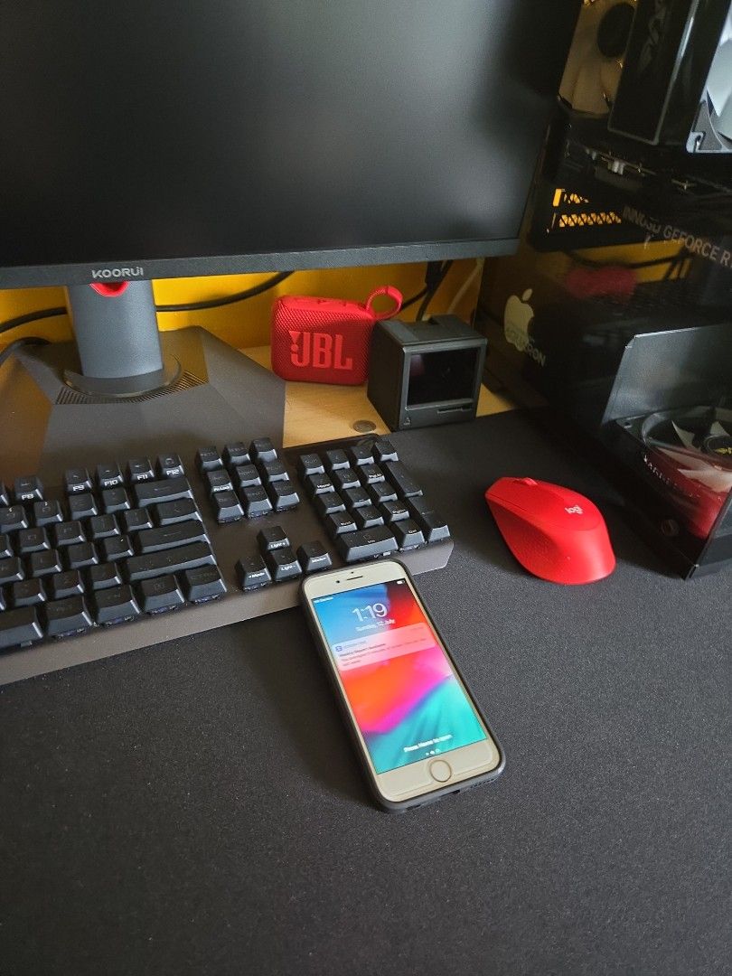 Entire gaming setup507207392701992962
