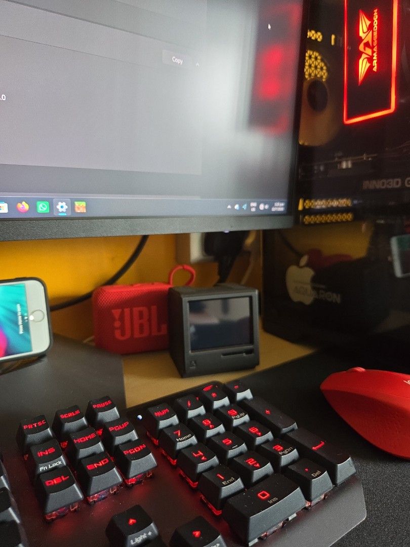 Entire gaming setup507207392701992964