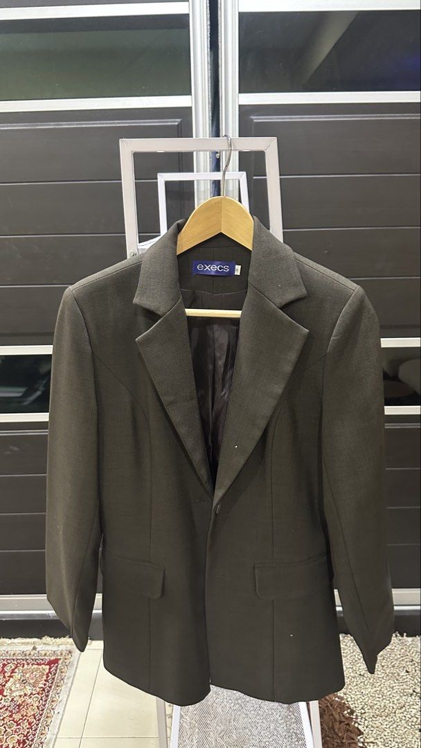 execs coat (Category: Coats, Jackets and Outerwear) located in Pulau Langkawi. Submitted by tichaameow (Listing ID 1449263438, Image 1). Description: exces coat normal price RM300+ to let go rm100.