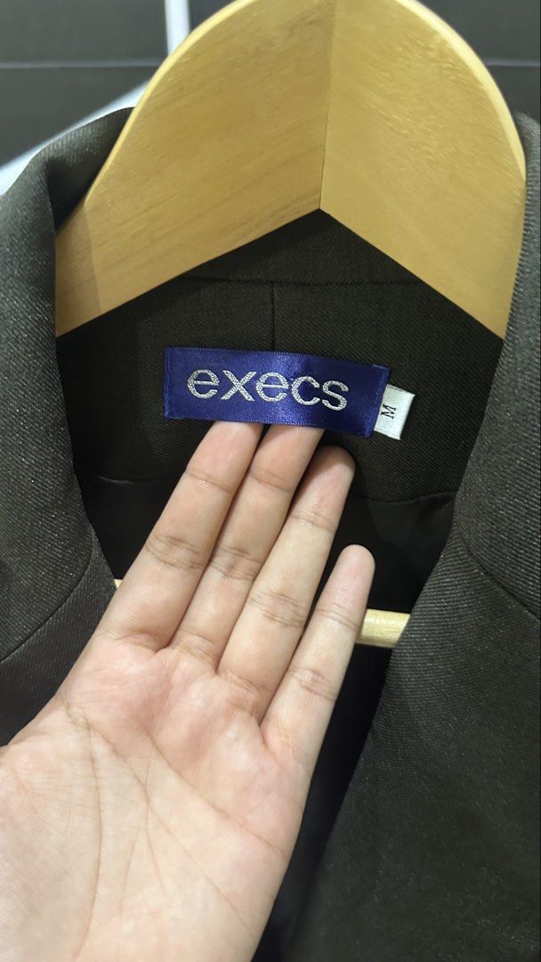 execs coat (Category: Coats, Jackets and Outerwear) located in Pulau Langkawi. Submitted by tichaameow (Listing ID 1449263438, Image 2). Description: exces coat normal price RM300+ to let go rm100.
