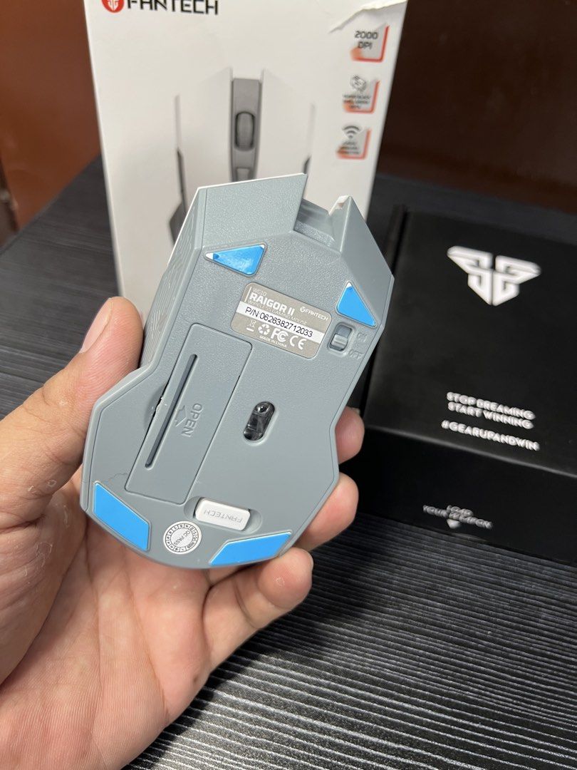 Fantech Ragor 2 Gaming Mouse (Category: Mouse & Mousepads) located in Cavite. Submitted by zenocean.57 (Listing ID 1449261239, Image 2). Description: - Wireless Mouse - Gaming mouse.
